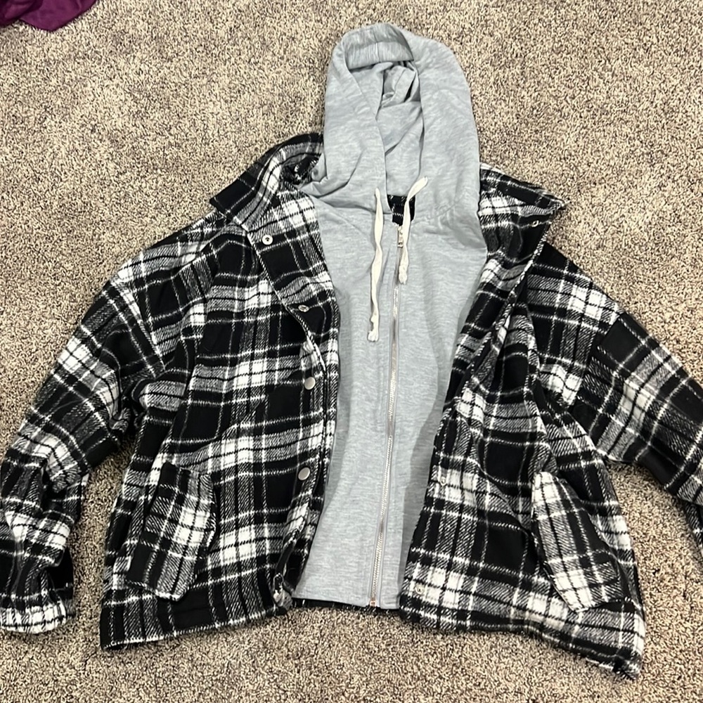 hoodie and collar jacket in one with zip up and buttons black and white size L